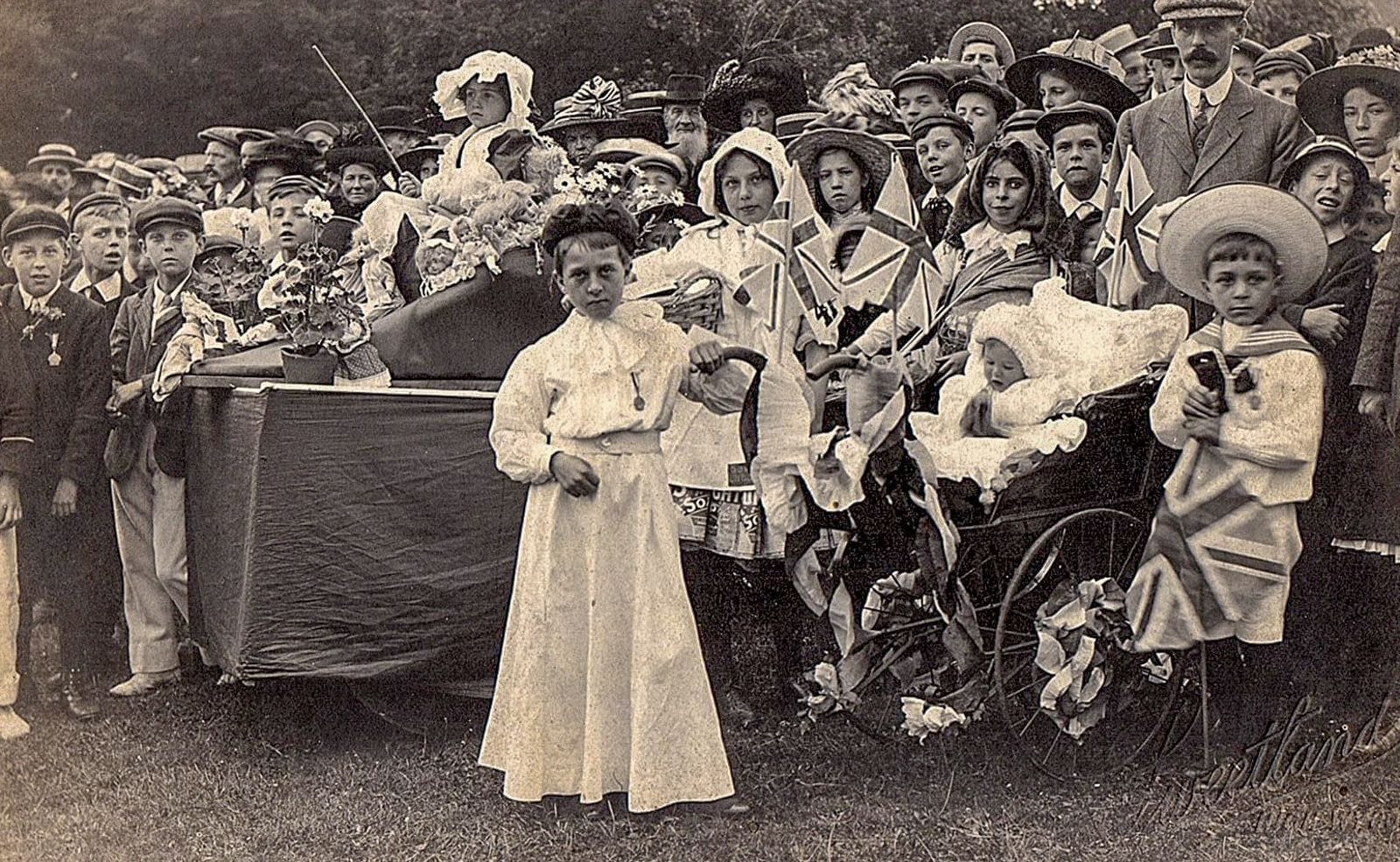 1919-armistice-celebrations-%ef%80%a0probably%ef%80%a0-warborough_-1